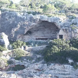 apartamentos-cala-figuera.allmallorcahotels.com/